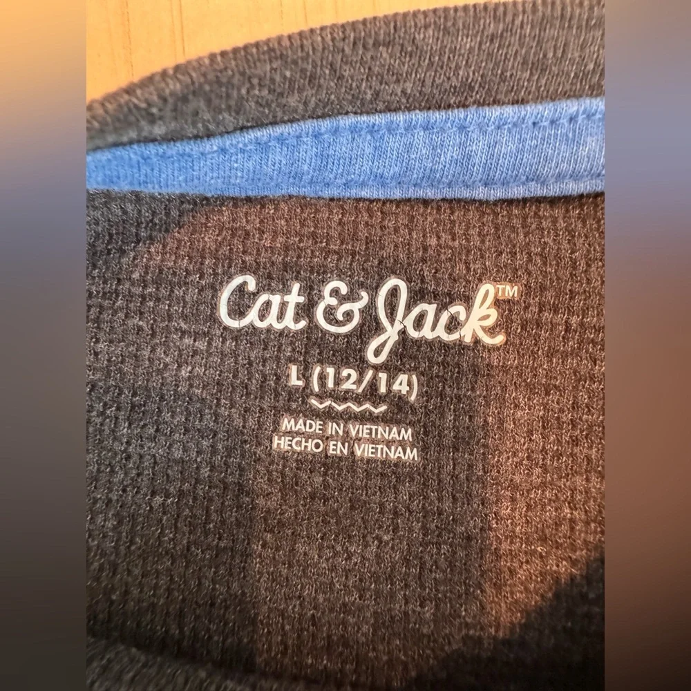 Cat & Jack Boys Long Sleeve T-Shirt – Size Large (12-14)